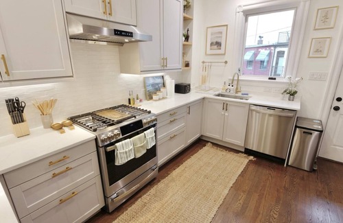 Eckington Casa | Blue Brick Haven in Union Market - Parking