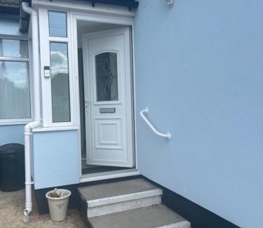 Thundersley Casa | Blue Bungalow