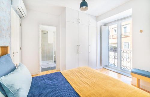 Misericordia Apartamento | Blue by the River 1 - elegant two-bedroom in Santos