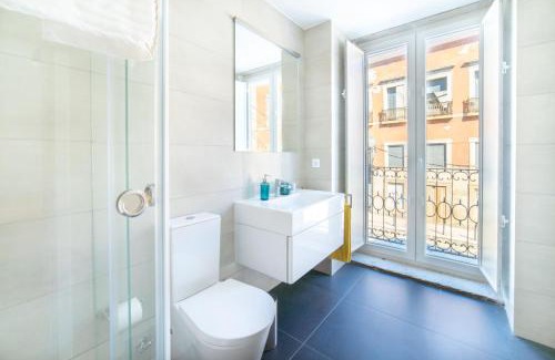 Misericordia Apartamento | Blue by the River 1 - elegant two-bedroom in Santos