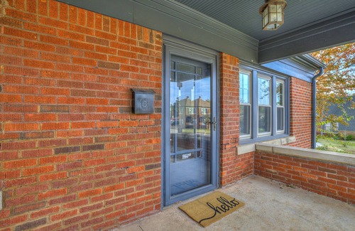Central Oklahoma City Casa | Blue Canvas Cottage by the Paseo - 10 Guests