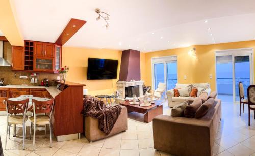 Kato Diminio Apartamento | BLUE CAVE LUXURY MAISONETTE View to the Corinthian Sea