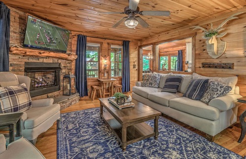 Mineral Bluff Cabina | Blue Chalet by Escape to Blue Ridge