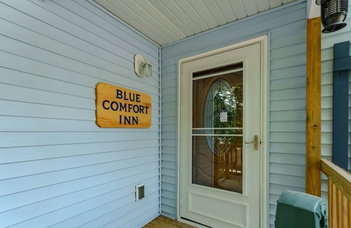 Fennville Casa | Blue Comfort Inn - Minutes from downtown Fennville - Private hot tub - Dog friendly!