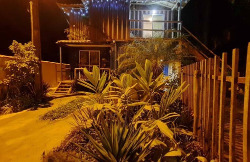Paraty Apartamento | Blue container house