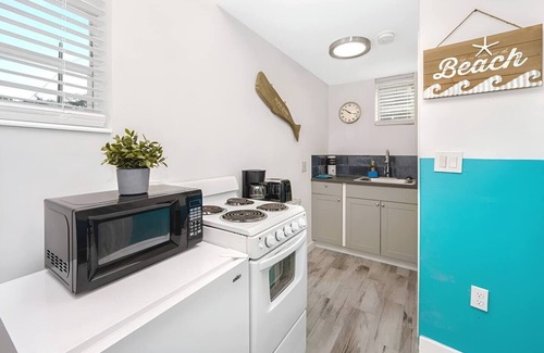 South Lake Casa | Bright and modern studio just 5 minutes from Hollywood Beach