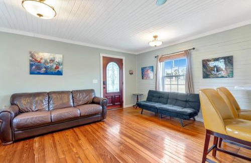 South Pensacola Casa | Blue Cottage, Close to Downtown & Bases!