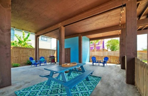 Leeward Sands Casa | Blue Crush-Near City Pool, Channel View