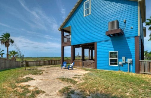 Leeward Sands Casa | Blue Crush-Near City Pool, Channel View