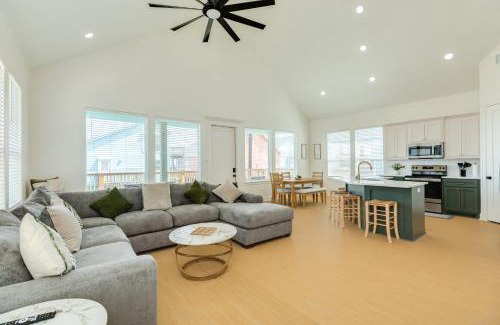 Freeport Casa | Blue Daze - Ocean View - Pet & Family Friendly