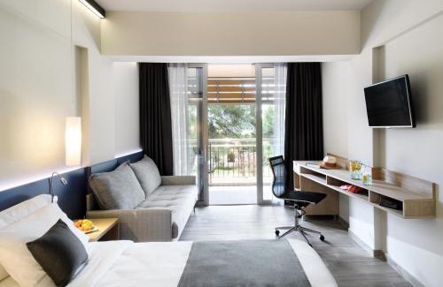 Ormilia Complejo | Blue Dolphin Hotel