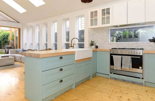 Footscray Casa | Blue Door - 3BR Unit in the heart of Footscray