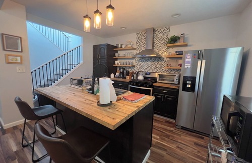 Village of Yorkville Casa | Blue Door Bungalow
