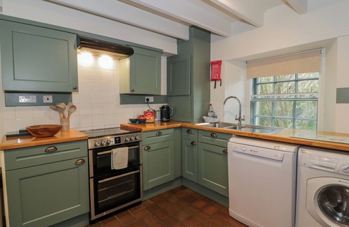 Kirkcudbright Cabaña | BLUE DOOR - KIRKCUDBRIGHT, pet friendly in Kirkcudbright