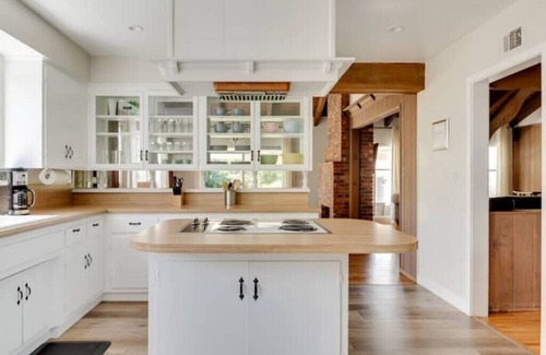 Valley Glen Casa | Blue Door Oasis -5 min to Universal & Hollywood