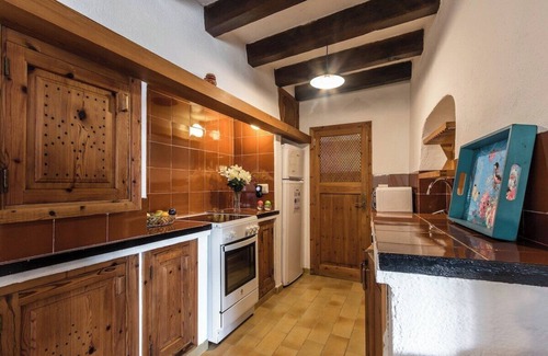 Cala San Vicente Chalet De Esquí | Blue fisherman house 3 By home villas 360