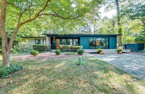 South Bend Casa | Blue & Gold Haven - 3B 2BA House Close to ND Stadium