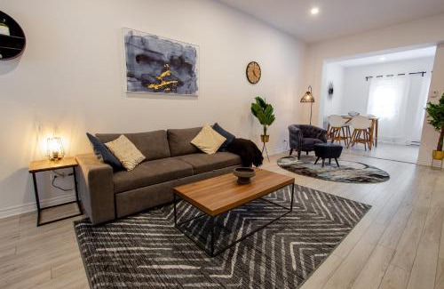 Milton Park Apartamento | BLUE&GOLD - SelfCheckIn - Plateau - St-Laurent