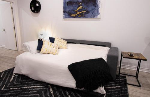 Milton Park Apartamento | BLUE&GOLD - SelfCheckIn - Plateau - St-Laurent