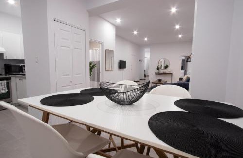 Milton Park Apartamento | BLUE&GOLD - SelfCheckIn - Plateau - St-Laurent