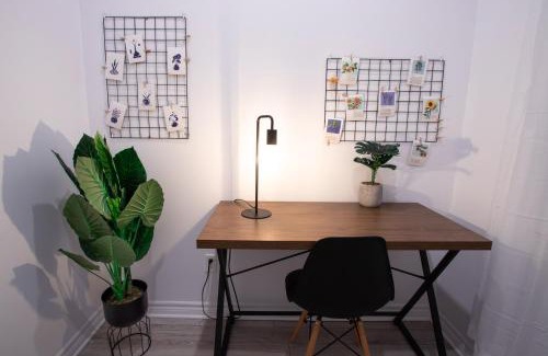 Milton Park Apartamento | BLUE&GOLD - SelfCheckIn - Plateau - St-Laurent