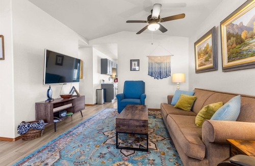 Coeur d'Alene Casa | Blue Grass Bungalow: Pet-Friendly CDA Retreat with Backyard & BBQ, Near Hiking, Dining & Downtown!