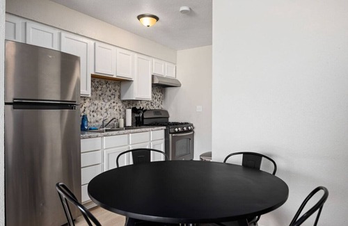 Peoria Heights Casa | Blue Haven at Hines | Stylish 2BD Stay | Peoria Heights