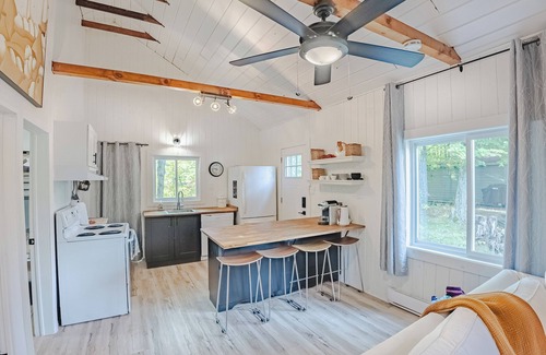 Central Frontenac Chalet De Esquí | Blue Heron- Bright 2 Bedroom Cottage