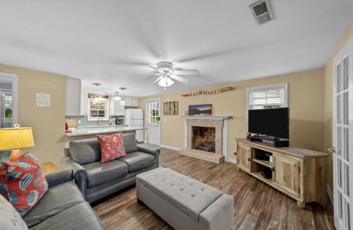Albemarle Casa | Blue Heron Bungalow at Lake Tillery