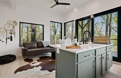 Asheville Casa | Blue Heron Hideaway at French Broad River Farms