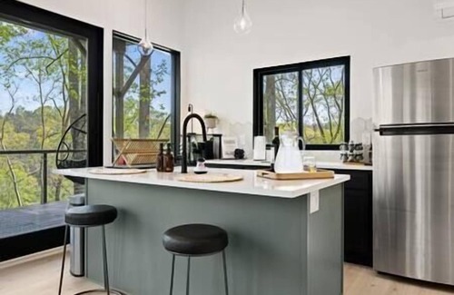 Asheville Casa | Blue Heron Hideaway at French Broad River Farms