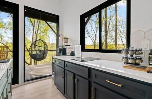 Asheville Casa | Blue Heron Hideaway at French Broad River Farms