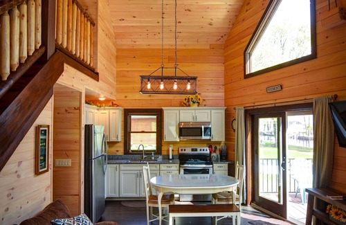 Fremont Cabina | Wolf River, Custom Built Full Log Cabin, capacidad para 13 personas, frente al mar, fremont