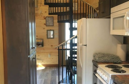Guild Cabina | Blue Heron Treehouse bañera de hidromasaje Chattanooga 17 millas cerrada.
