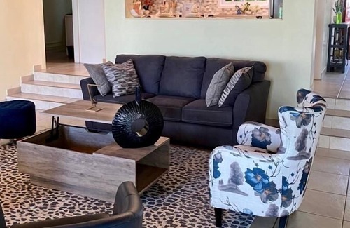Estate Kings Quarter Otro | Blue Horizon
