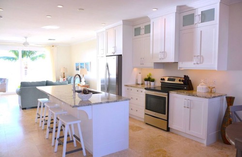 Nassau Casa | Blue Horizon Villa - Beachfront Villa, Gated Community
