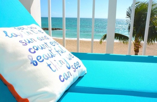 Nassau Casa | Blue Horizon Villa - Beachfront Villa, Gated Community