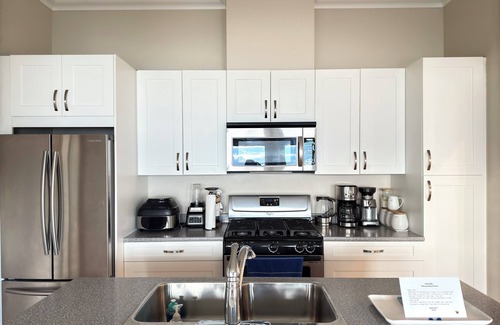 Gibsons Casa | Blue House