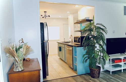 Columbus Casa | Blue House Near OSU and Downtown