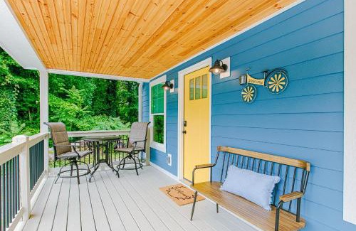 West Side Historic District Casa | Blue House on Blythe