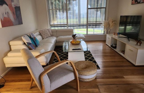 Cobram Casa | Blue House on Murray River
