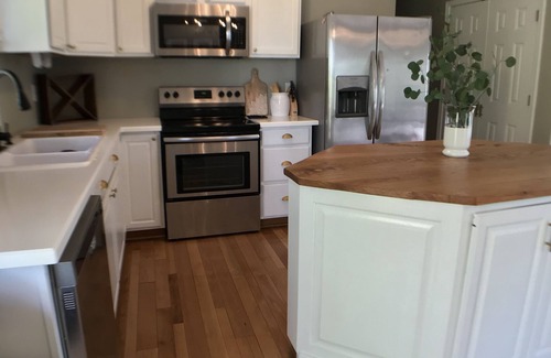 Hayesville Casa | Blue House On The Hill