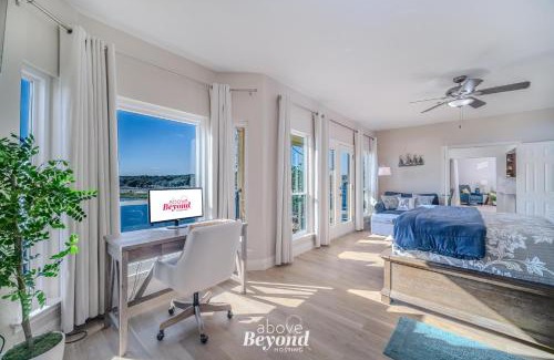 Highland Lake Estates Casa | Blue Hues & Lake Views