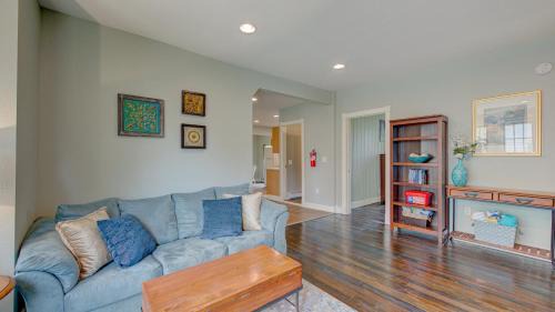 Lake City Casa | Blue Iris House - 5 Beds Walking Distance to Beach