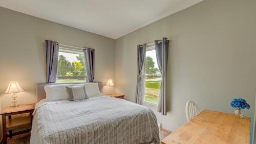 Lake City Casa | Blue Iris House - 5 Beds Walking Distance to Beach