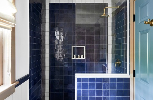 Nantucket Town Hotel | Blue Iris