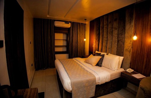 Enugu Hotel | Blue Island Hotel And Suites
