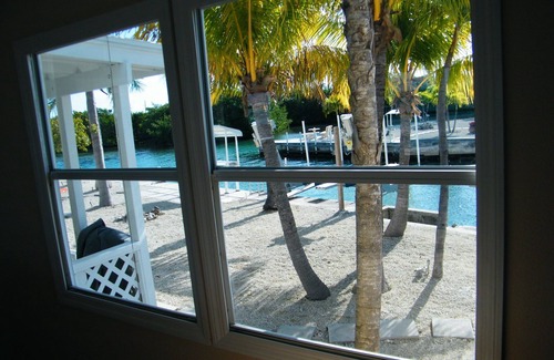 Marathon Cabaña | Blue Isle Gem II- Gulf of America in the front yard