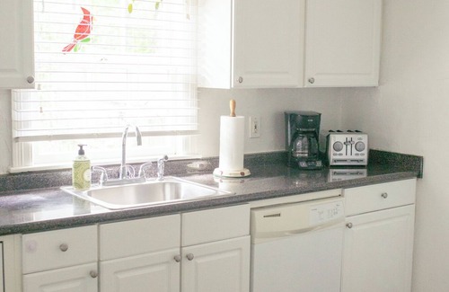 Fondren Casa | Blue Jay House in North Fondren - Comfortable & quiet 2 BR / 1 BA
