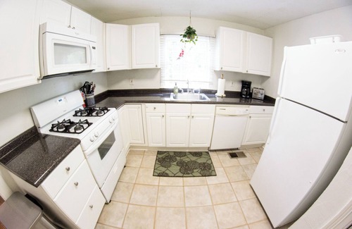 Fondren Casa | Blue Jay House in North Fondren - Comfortable & quiet 2 BR / 1 BA